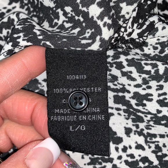 Kenneth Cole Printed Black/White blouse - L - Picture 6 of 7